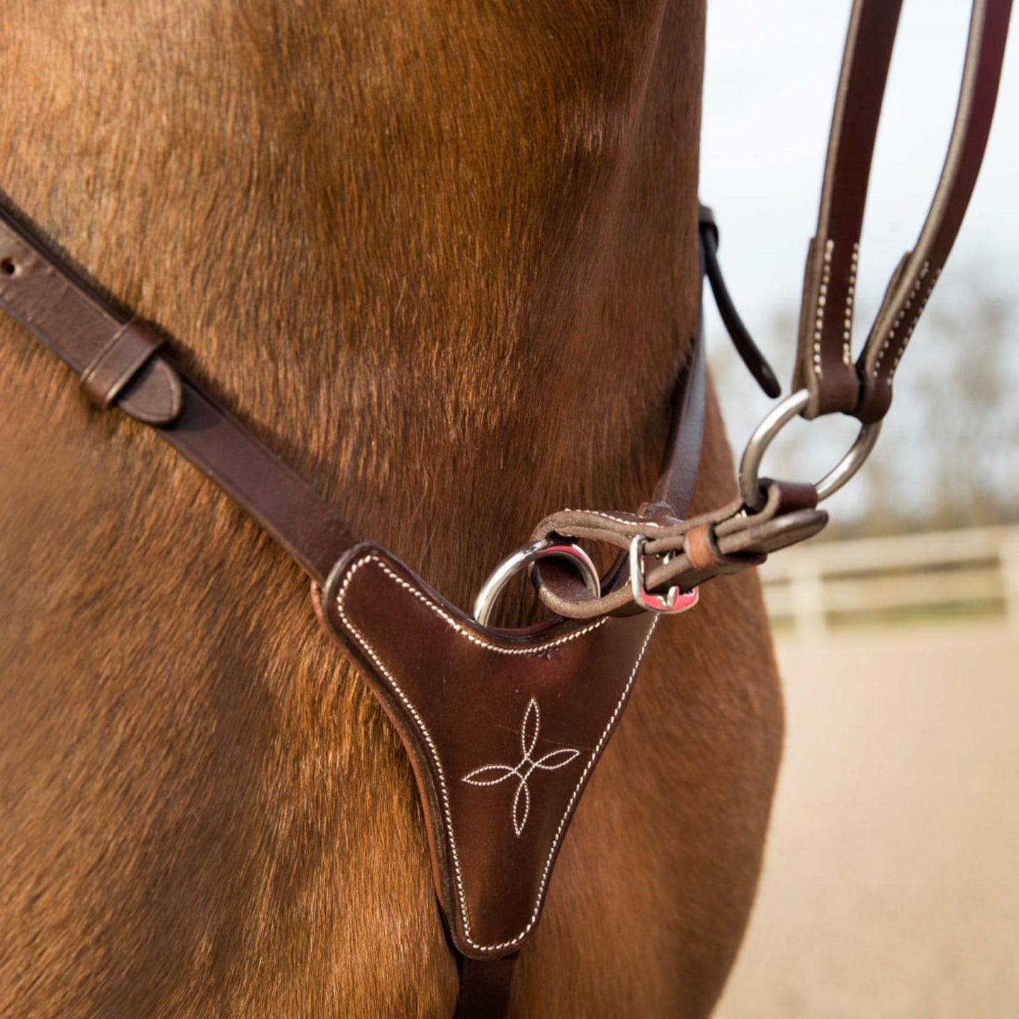Horze Adjustable Hunting Breastplate - Light Brown Horse